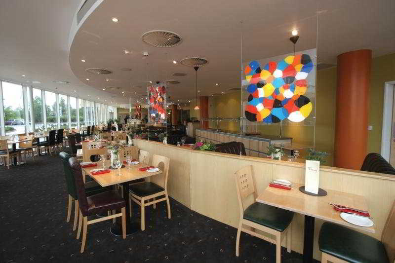Future Inn Cardiff Bay Restoran gambar